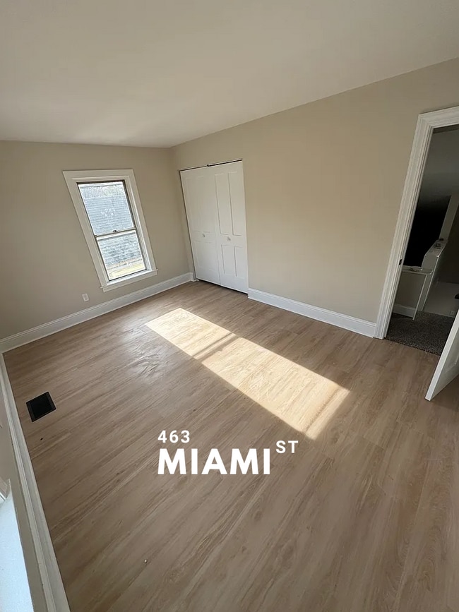 Photo - 463 Miami St