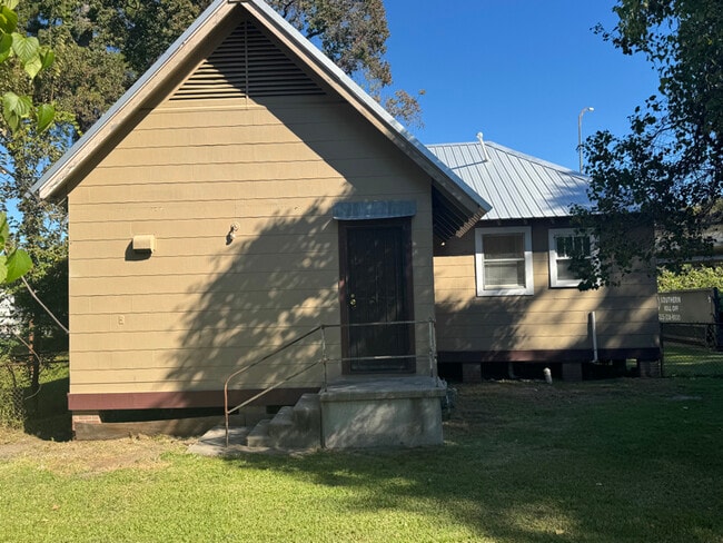 Photo - 4863 Douglas Ave