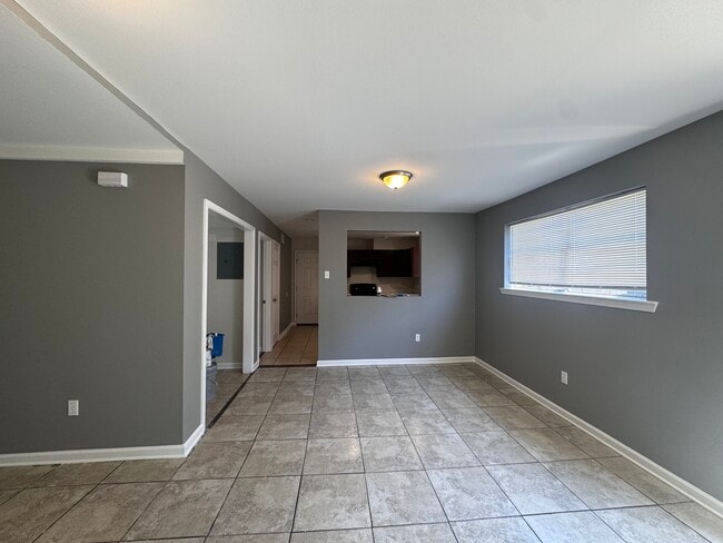 Building Photo - 937 E Monterey Ct Unit B