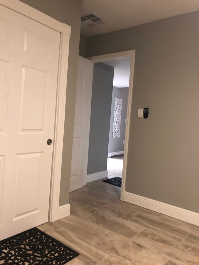 Photo - 832 Camargo Way