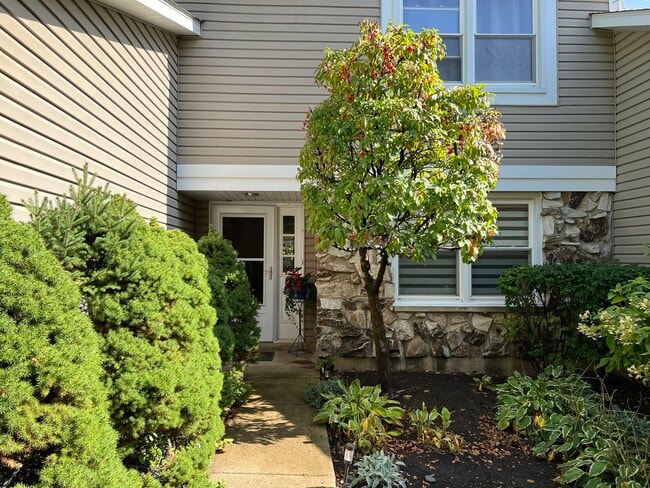 Photo - 213 Stanyon Ln