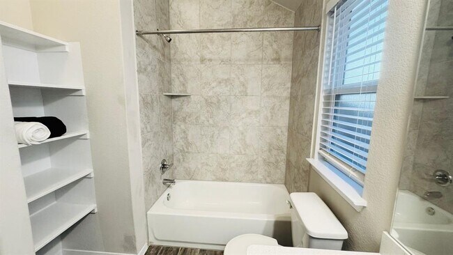 Photo - 212 Rollingwood Dr Casa