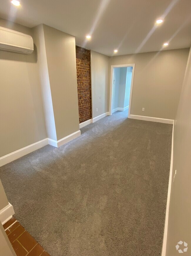 Building Photo - 3518 Bank St Rental