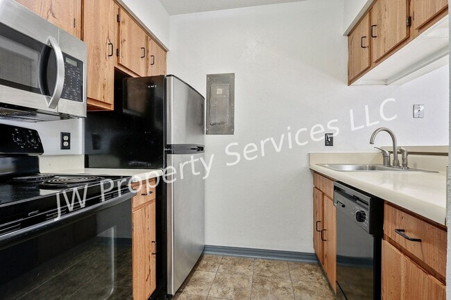Photo - Bright & Cozy 1-Bedroom Condo in Prime Metairie Location Unit #203