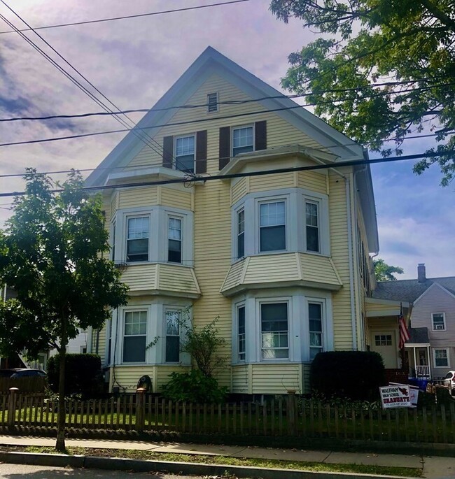 Building Photo - 165 Chestnut St Unit 2