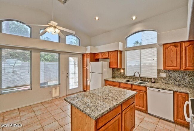 Photo - 3438 E Rockwood Dr