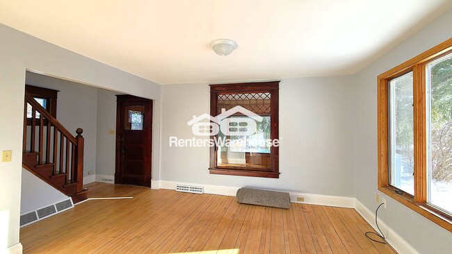 Photo - 115 Mathison St