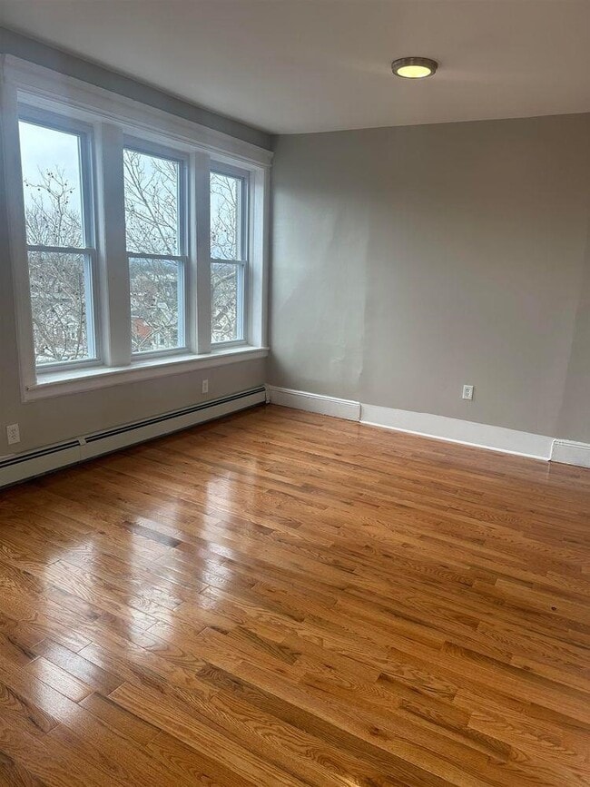 Photo - 12 Bond St Unit 5