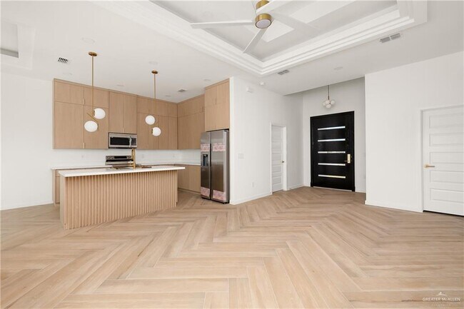 Photo - 17 N Revolution St