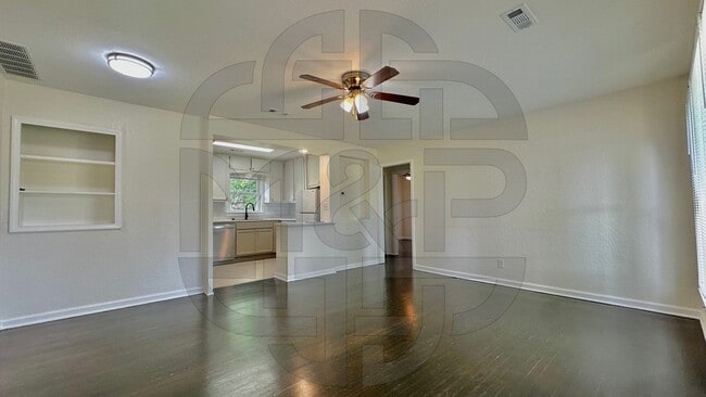 Photo - 1102 N Crestway St