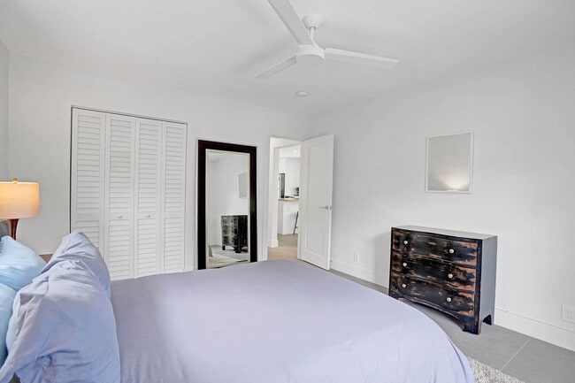 Photo - 625 NE 13th Ave