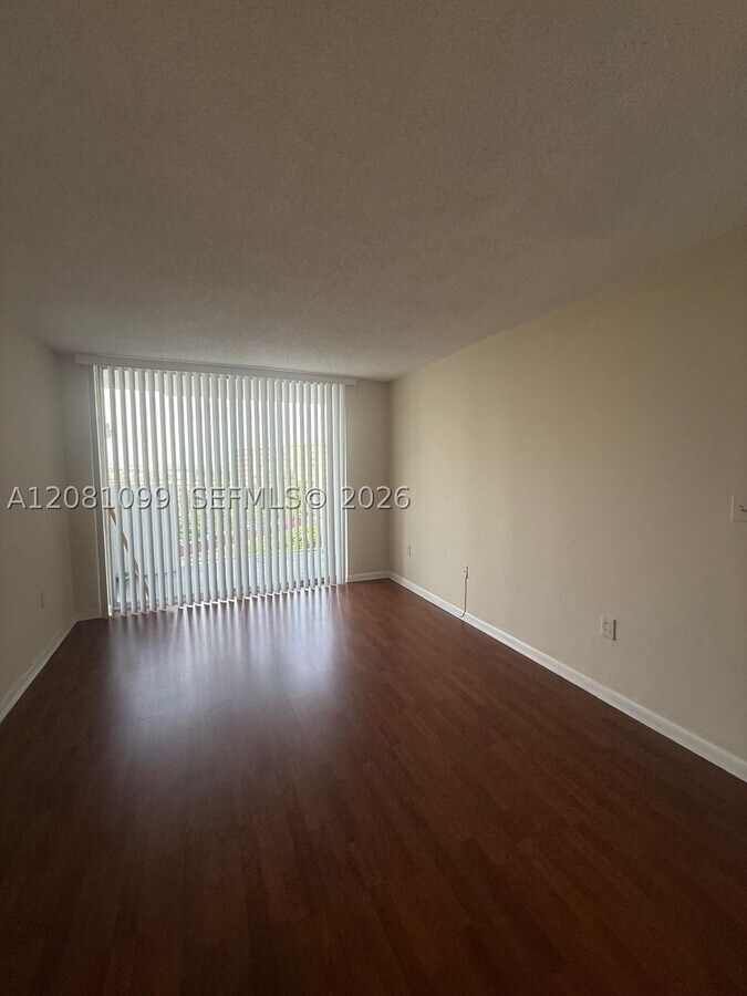 Photo - 1300 NE Miami Gardens Dr Unit 710E
