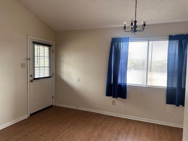 Photo - 114 Thorne Rd