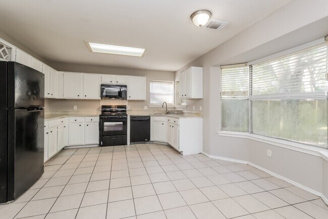 Photo - 16821 Kettle Creek Dr