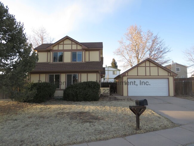 Beautiful 3-Bedroom House in Eastern Color... - Beautiful 3-Bedroom House in Eastern Color...