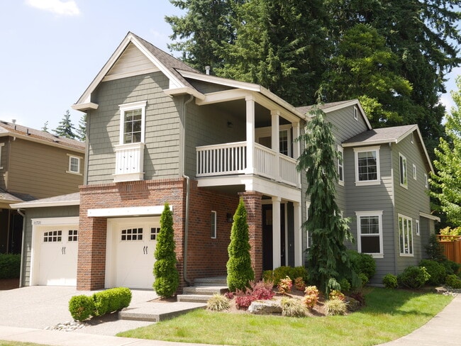 Building Photo - 5 Bedroom 2.5 Bath Home Near Downtown Redmond