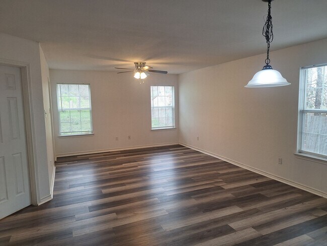 Photo - 2621 Lee Ave Unit 2621 Lee Ave  B