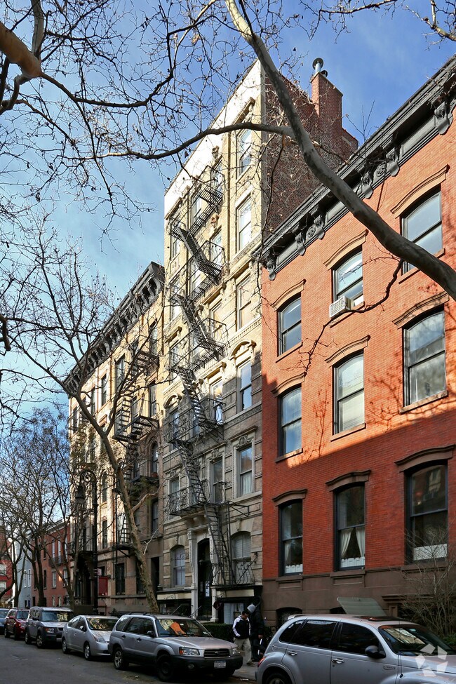 Primary Photo - 77 Perry St