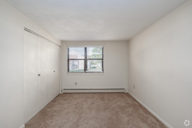 2BR, 2BA - 960SF - Second Bedroom