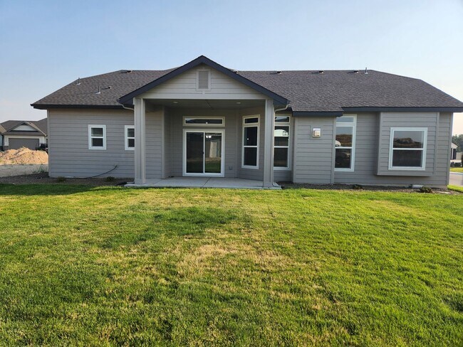 Photo - Brand new 4 bedroom in Heron Ridge Sub.