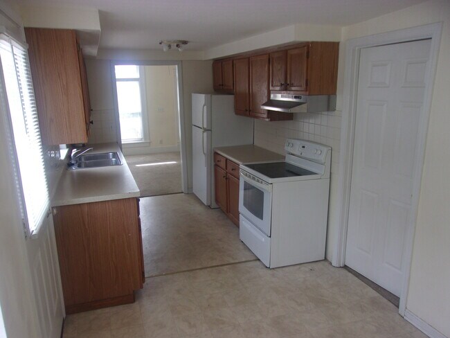 Kitchen - 908 Mechanic St