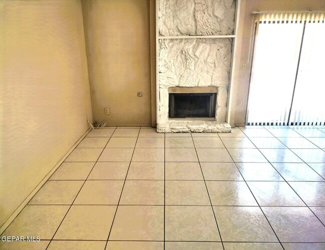 8520 Saratoga Dr