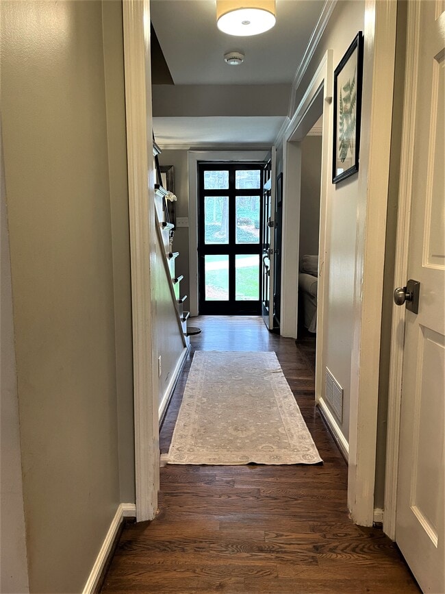 Photo - 4044 Emma Ln NE