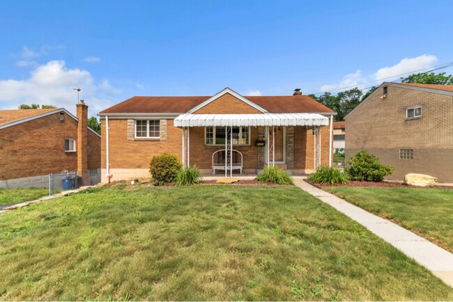 Building Photo - 2054 Noblestown Rd Rental