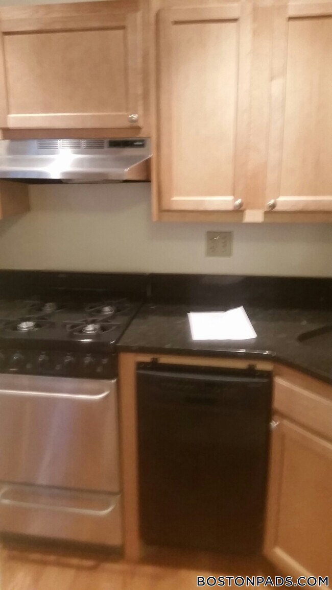 Photo - 220 Hanover St Unit 4