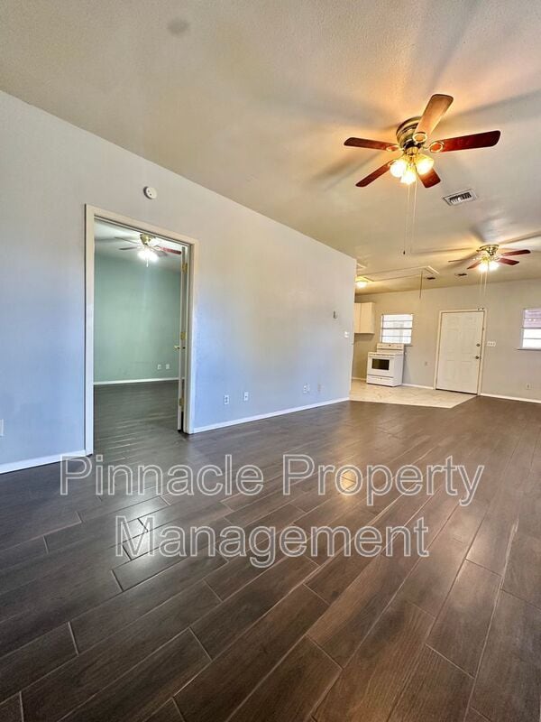 Photo - 504 E 17th St