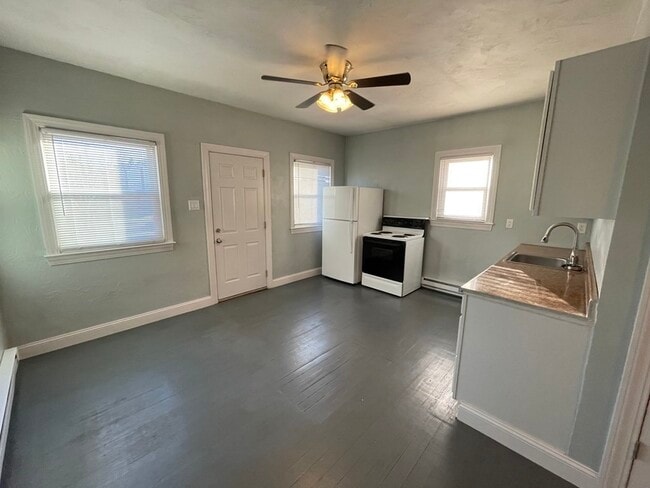 Photo - 14 Hartford Ave E