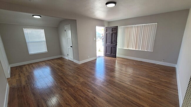 Photo - 1111 Flora St