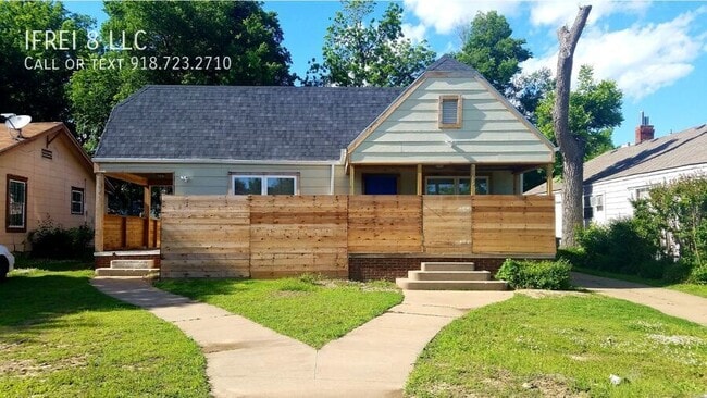 Photo - 2865 E Admiral Pl