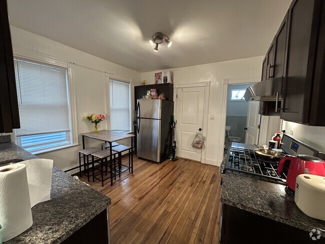 Building Photo - 11 Harold St Unit 2 Rental