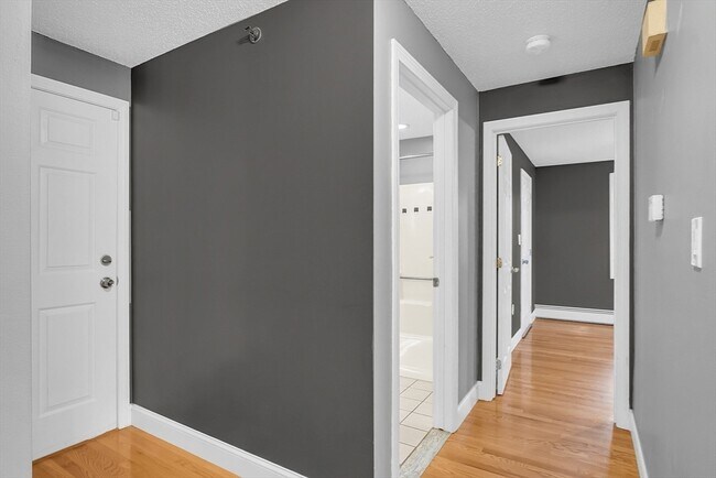 Photo - 65 Lantern Ln Unit 8