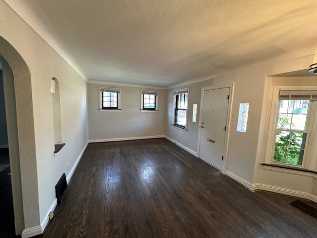 Photo - 2649 Melvin Ave