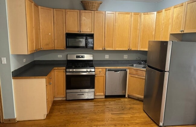 Photo - 5852 S Prairie Ave