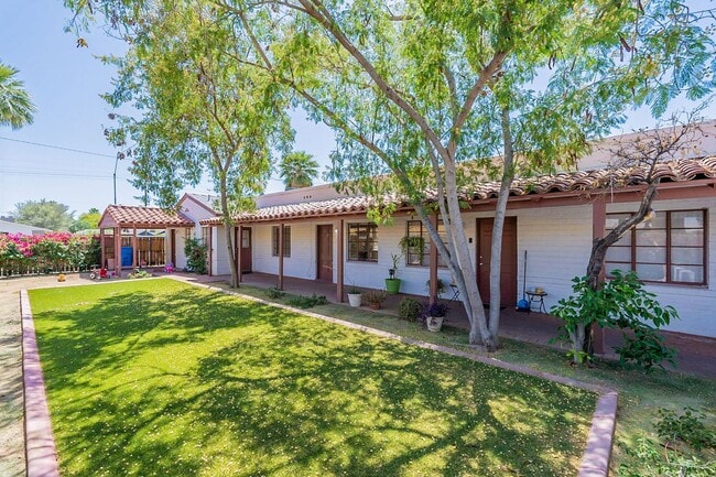 Building Photo - 928 W McDowell Rd Unit 928 W McDowell Rd #2 Rental