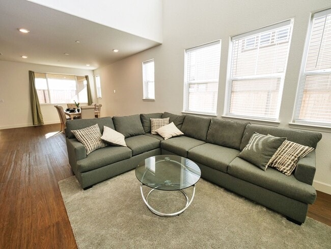 Photo - 3606 Damora Ave