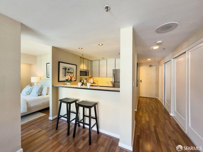 Photo - 601 Van Ness Ave