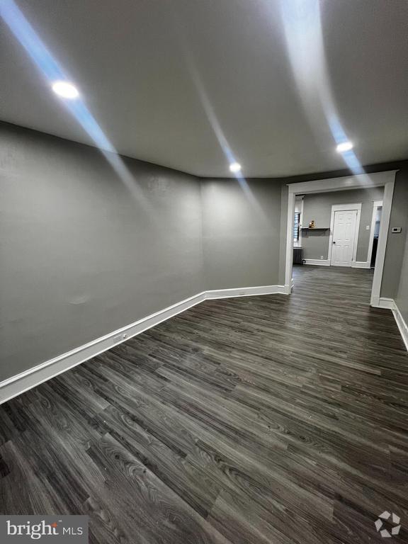 Building Photo - 1611 Allengrove St Unit 1 Rental