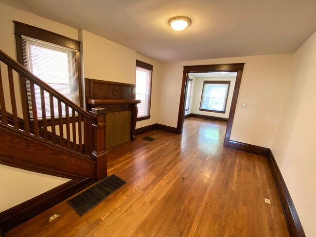 Photo - Summit St 2351-2353 MLR Unit 2353