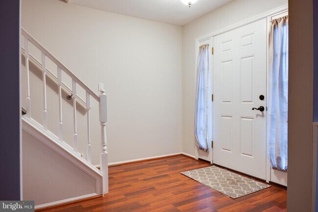 Photo - 203 Waverly Ct