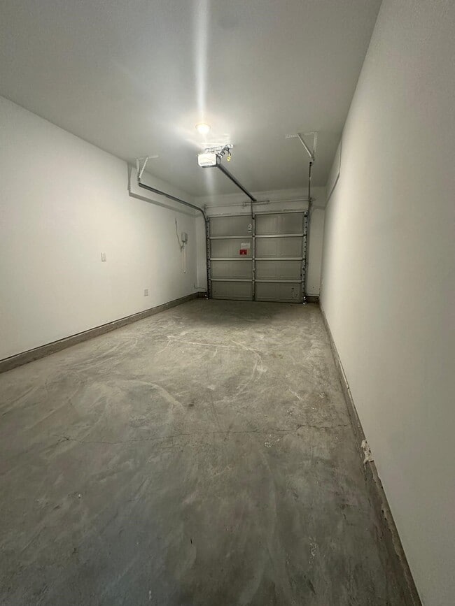 Photo - 939 Pertuso Ln