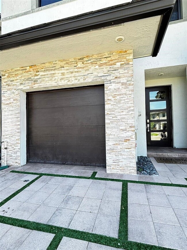 Photo - Northwest 91st Court, Miami Lakes, FL 3301...