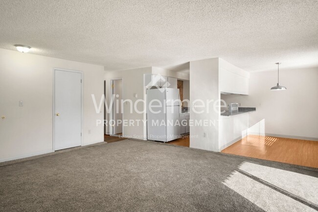 Photo - **MOVE IN SPECIAL** 1/2 OFF 1ST FULL MONTH... Unit #21