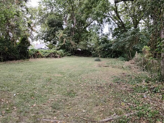 Photo - 1/2 OFF MOVE IN AMOUNT! 1/2 OFF SECURITY! 2 Bed 1 Bath Home