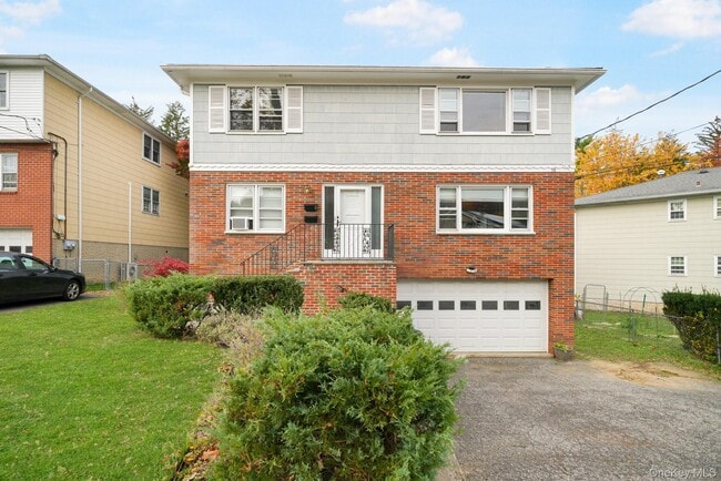 Building Photo - 18 Park Ave Unit 2nd Floor