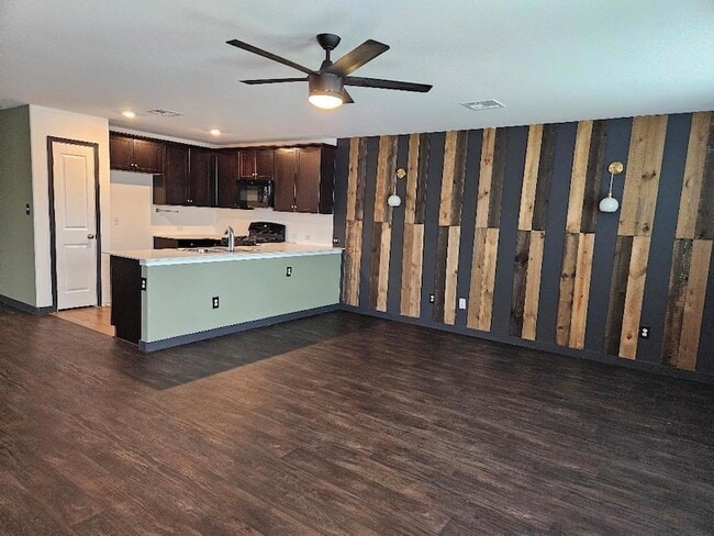 Photo - 17721 Somerville Ct