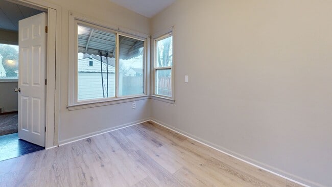 Photo - Bright 3-Bedroom, 1-Bath Unit for Lease in Warren